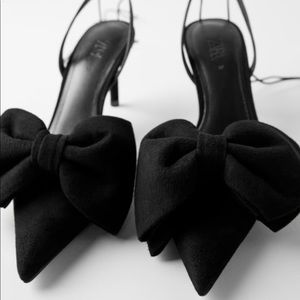 Black bow high heel shoes